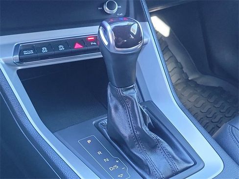 Used 2022 Audi Q3 2.0T Premium w/ Convenience Package image 15