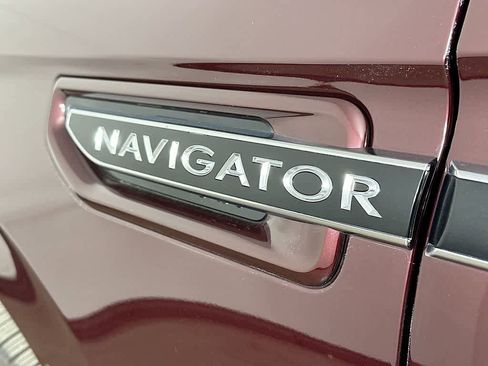 Used 2020 Lincoln Navigator Black Label w/ Cargo Convenience Package AWD/4WD image 7
