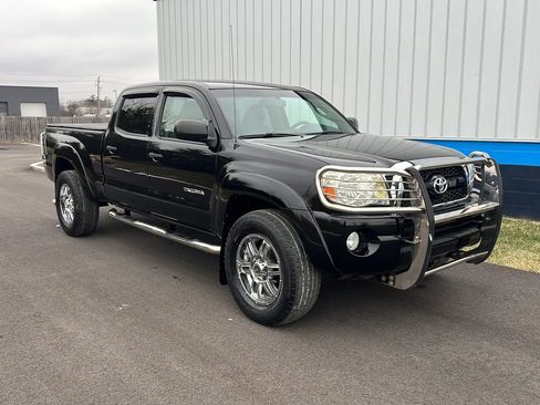 Used 2011 Toyota Tacoma 4x4 Double Cab w/ SR5 Pkg #2 image 3
