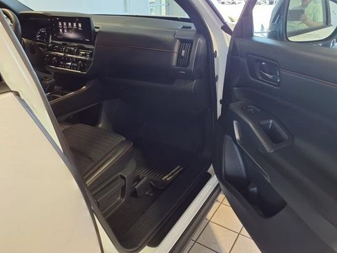Used 2026 Nissan Pathfinder Rock Creek w/ Rock Creek Premium Package AWD/4WD image 28