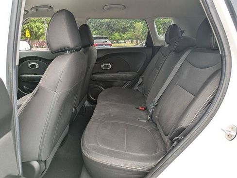 Used 2018 Kia Soul FWD image 22