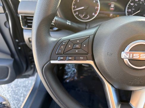 Used 2024 Nissan Sentra SV FWD image 16