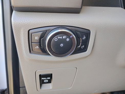 Used 2019 Ford F150 XLT image 22