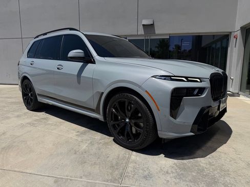 Used 2025 BMW X7 xDrive40i w/ M Sport Package AWD/4WD image 1