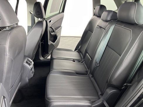 Used 2023 Volkswagen Tiguan SE image 35