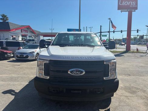Used 2017 Ford F250 XL RWD image 1