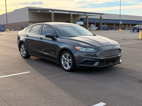 Used 2018 Ford Fusion SE FWD image 7