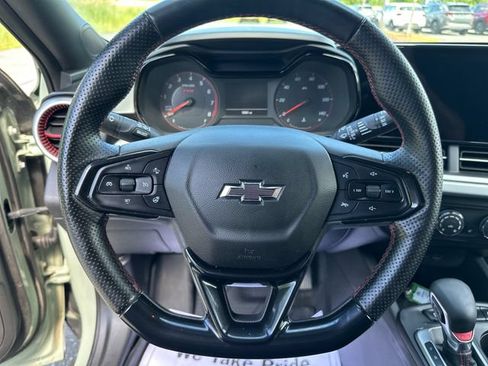 Used 2024 Chevrolet Trax RS FWD image 13