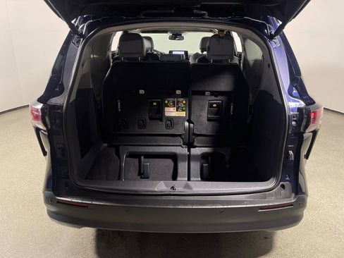 Certified 2023 Toyota Sienna XLE image 10