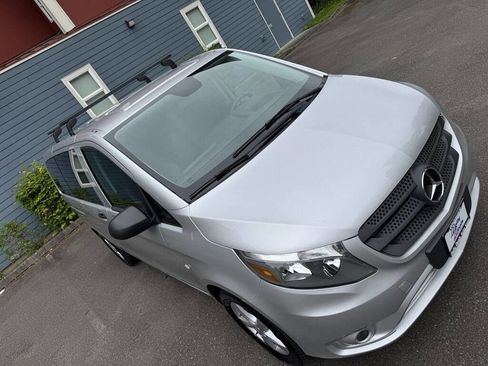 Used 2016 Mercedes-Benz Metris Passenger image 10