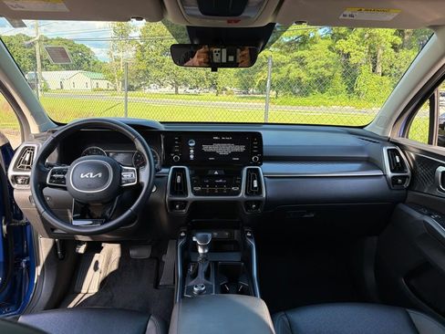 Certified 2022 Kia Sorento S FWD image 8