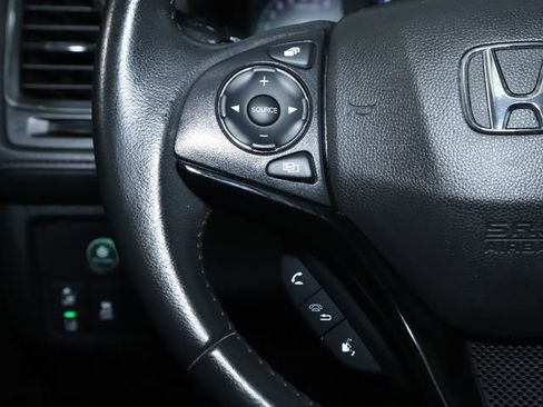 Used 2020 Honda HR-V Touring image 32