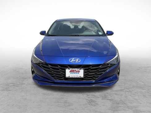 Used 2023 Hyundai Elantra SEL w/ Convenience Package image 2