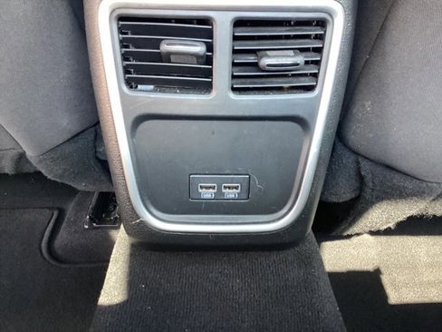 Used 2022 Dodge Charger SXT image 12