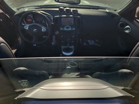 Used 2018 Nissan 370Z Touring Sport image 12