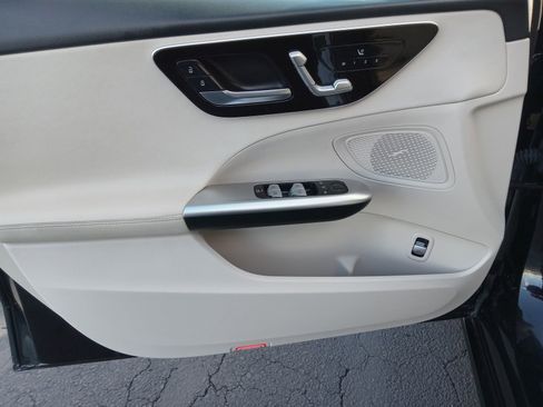 Used 2022 Mercedes-Benz C 300 4MATIC Sedan image 6