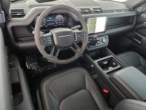 Certified 2024 Land Rover Defender 90 V8 AWD/4WD image 11