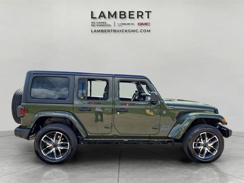 Used 2024 Jeep Wrangler Unlimited AWD/4WD image 16