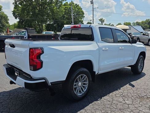 Used 2024 Chevrolet Colorado LT w/ LT Convenience Package II RWD image 2
