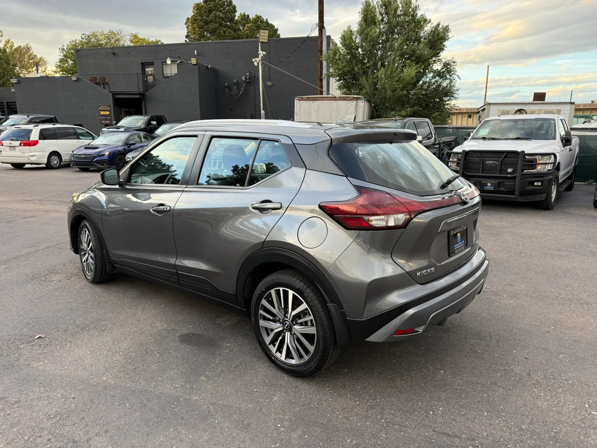 Used 2023 Nissan Kicks SV FWD image 4