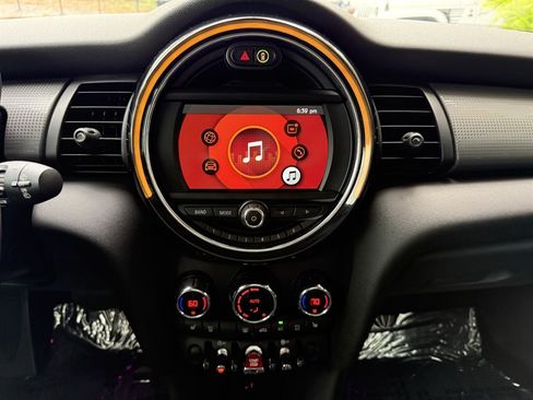 Used 2020 MINI Cooper 2-Door Hardtop FWD image 23