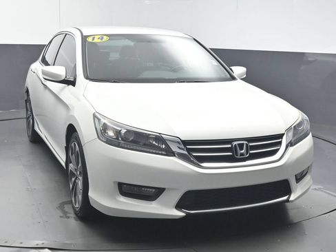 Used 2014 Honda Accord Sport image 2