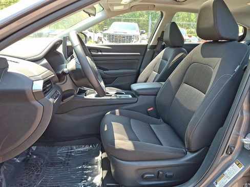 Certified 2023 Nissan Altima 2.5 SV w/ SV Premium Package FWD image 15
