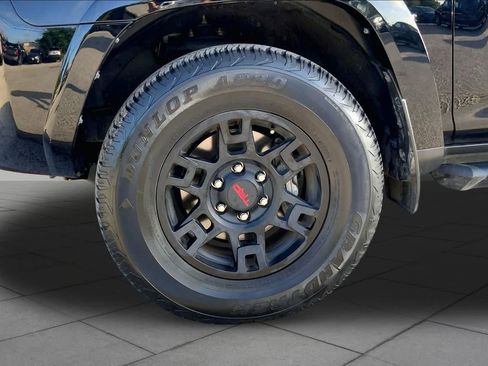 Used 2023 Toyota 4Runner SR5 AWD/4WD image 10
