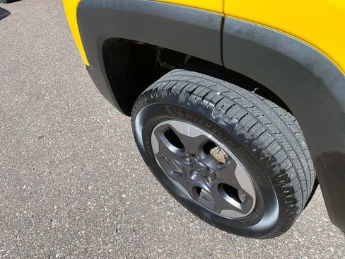 Used 2017 Jeep Renegade Latitude image 13