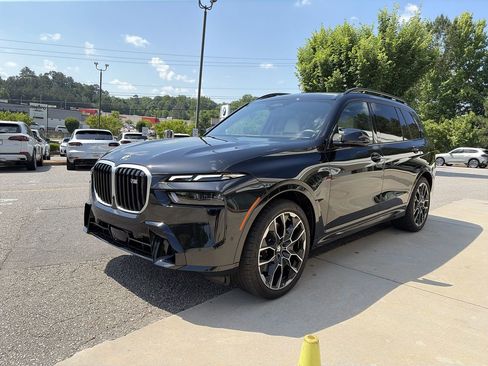 Certified 2025 BMW X7 M60i AWD/4WD image 4