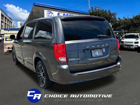 Used 2019 Dodge Grand Caravan SE FWD image 5