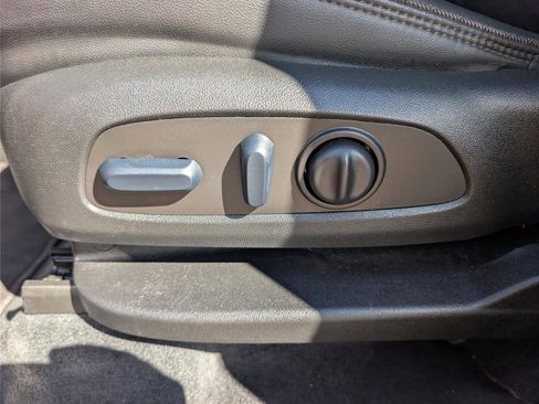 Used 2023 Chevrolet Traverse High Country image 13