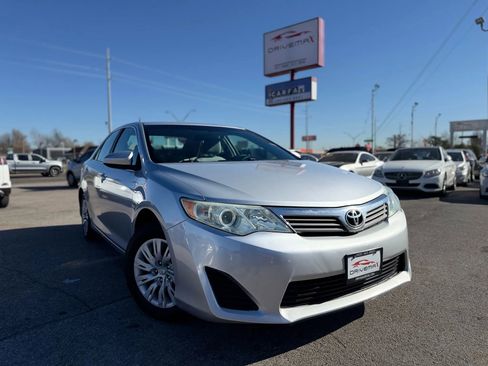 Used 2012 Toyota Camry L image 1