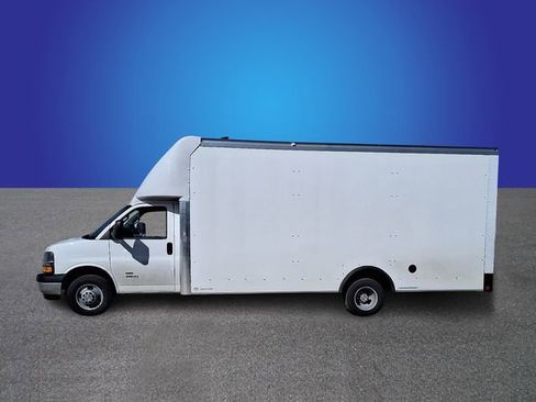 New 2025 Chevrolet Express 4500 Extended w/ Power Convenience Package image 4