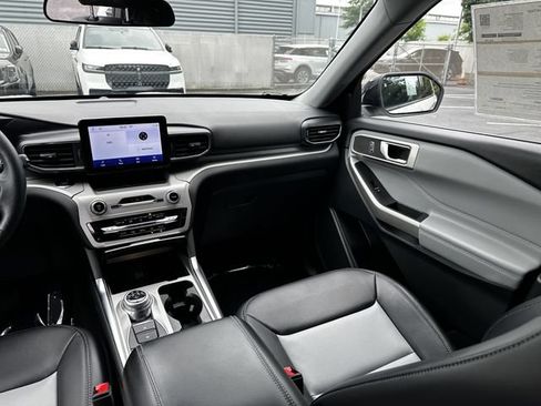 Certified 2023 Ford Explorer XLT w/ Equipment Group 202A AWD/4WD image 17