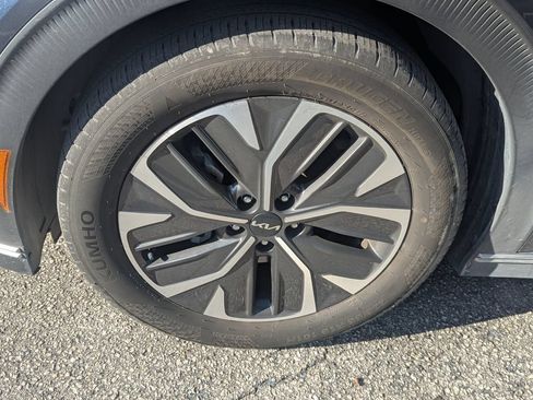 Used 2024 Kia EV6 Light RWD image 5