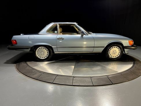 Used 1989 Mercedes-Benz 560 SL image 11