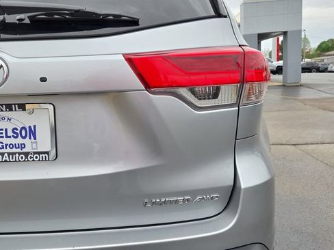 Used 2019 Toyota Highlander Limited Platinum AWD/4WD image 9