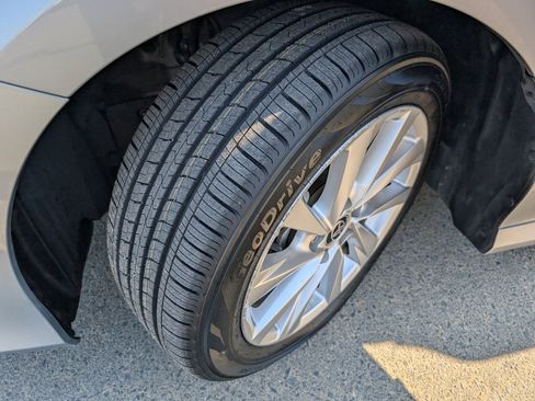 Used 2024 Toyota Camry LE image 21