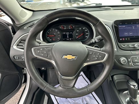 Used 2019 Chevrolet Malibu RS image 18