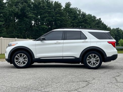Used 2020 Ford Explorer XLT w/ Equipment Group 202A AWD/4WD image 4
