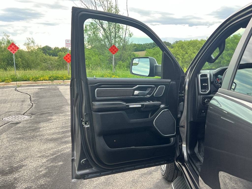 Used 2023 RAM 1500 Laramie AWD/4WD image 10