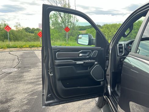 Used 2023 RAM 1500 Laramie AWD/4WD image 10