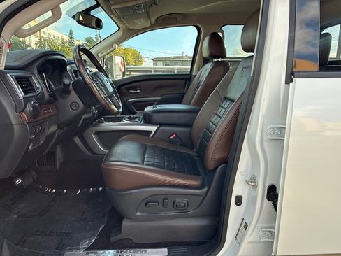 Used 2019 Nissan Titan Platinum Reserve w/ Platinum Utility Package image 15