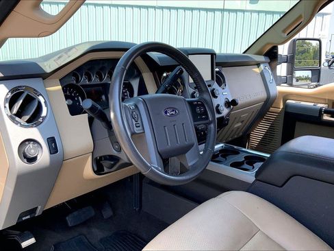 Used 2015 Ford F250 Lariat w/ Lariat Interior Package AWD/4WD image 12