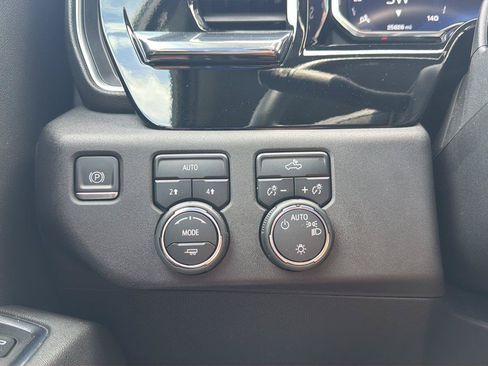 Used 2024 Chevrolet Silverado 1500 LT AWD/4WD image 15