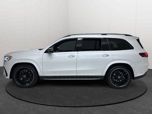 Used 2024 Mercedes-Benz GLS 580 4MATIC image 3