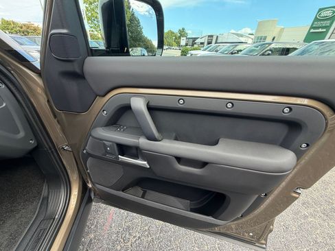Used 2025 Land Rover Defender 110 S AWD/4WD image 31