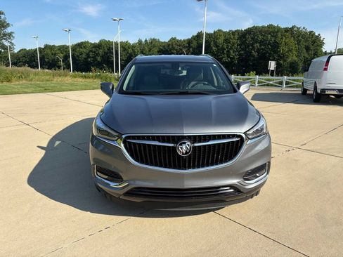 Used 2019 Buick Enclave Essence AWD/4WD image 9
