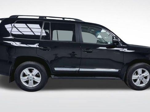 Used 2015 Toyota Land Cruiser AWD/4WD image 25